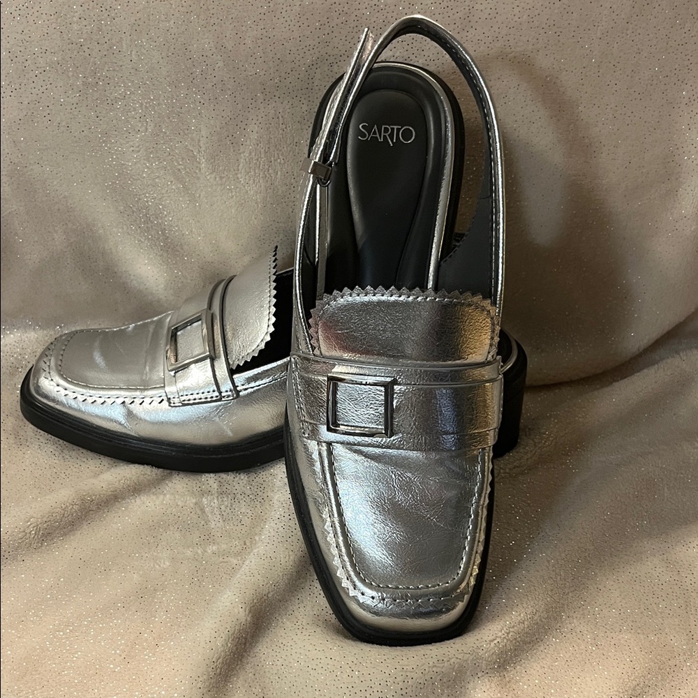 Franco Sarto Women's Silver Loafers 8.5 EUC
